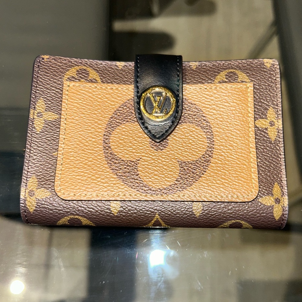 AUTHENTIC louis vuitton juliette wallet